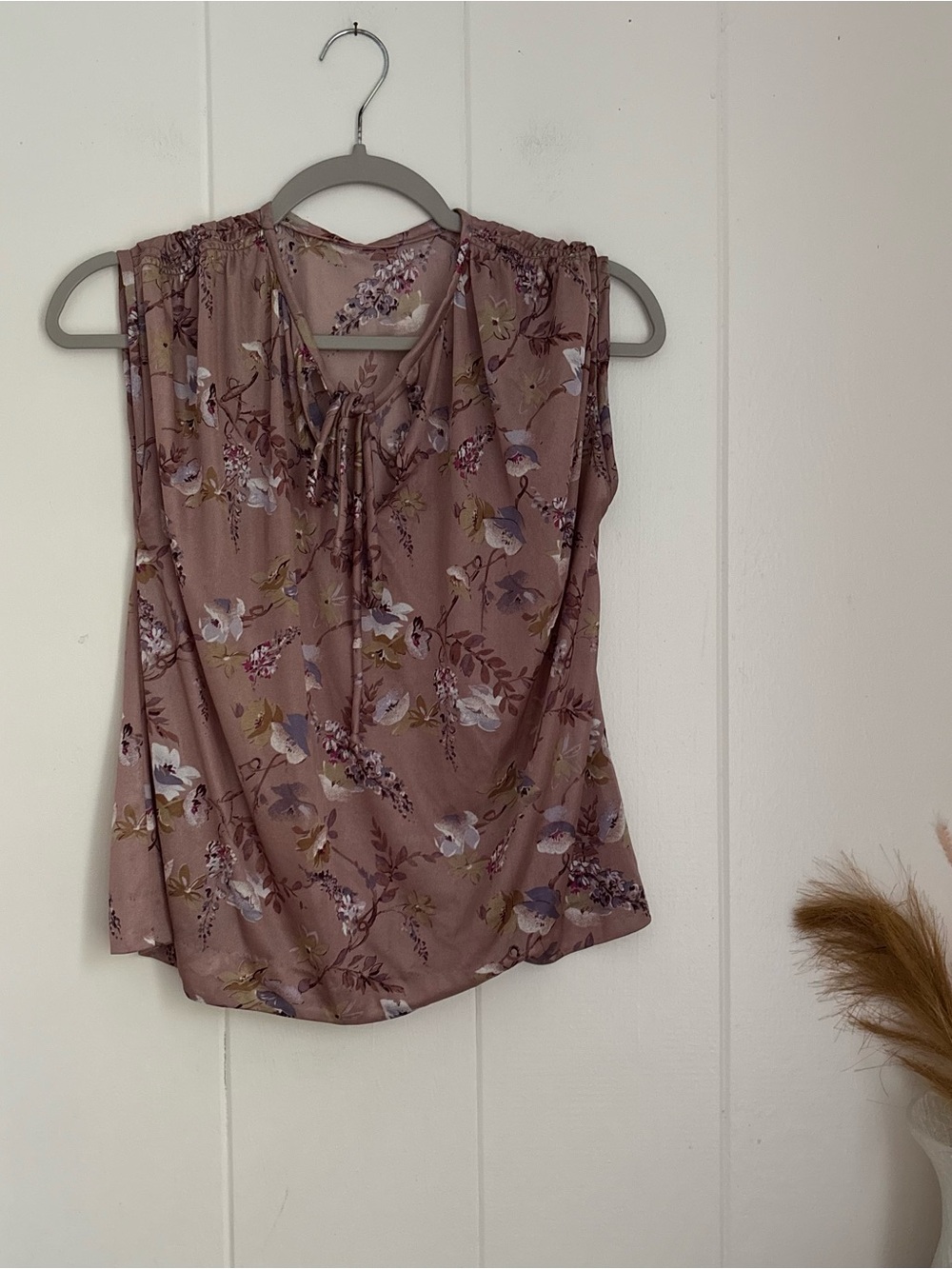 Sleeveless Floral Tie-Neck Top in Mauve